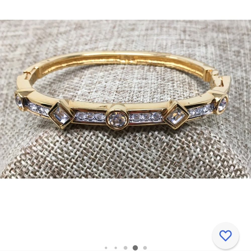 Vintage 1980's Swan Signed Swarovski Crystal Gold tone Hinged Clamp Bangle - Picture 6 of 7